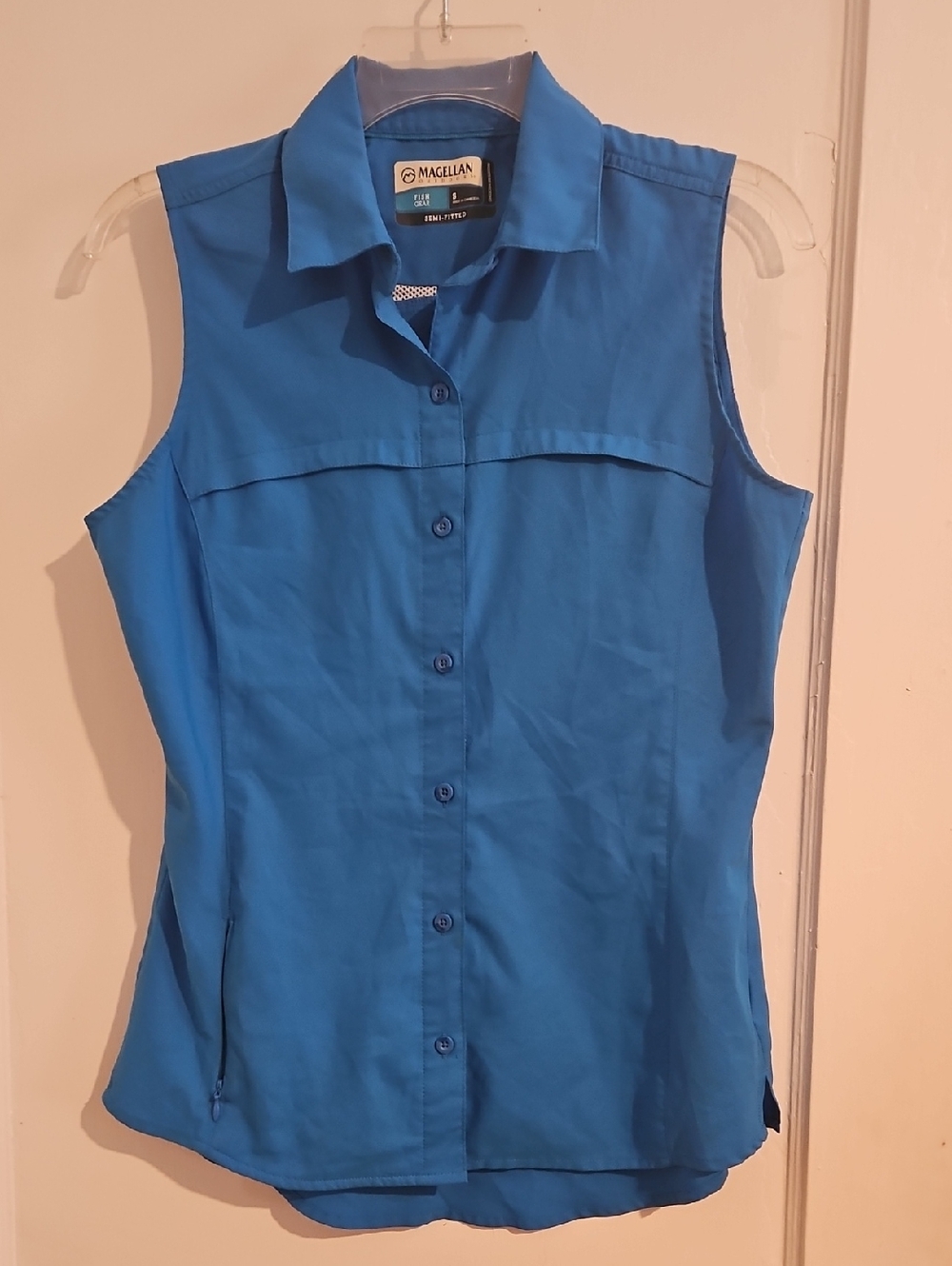Magellan Outdoors Women's Button-Down Sleeveless Top Size Small- Bright Blue